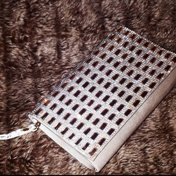 Purse - Picture 1 of 6